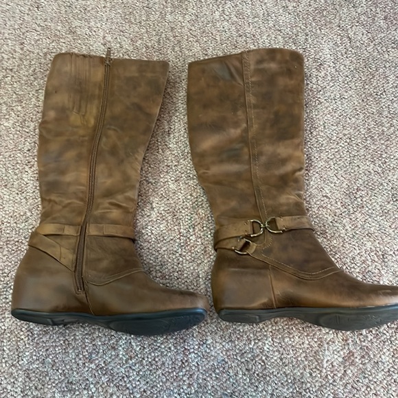 Zip up knee high boots - Picture 2 of 5